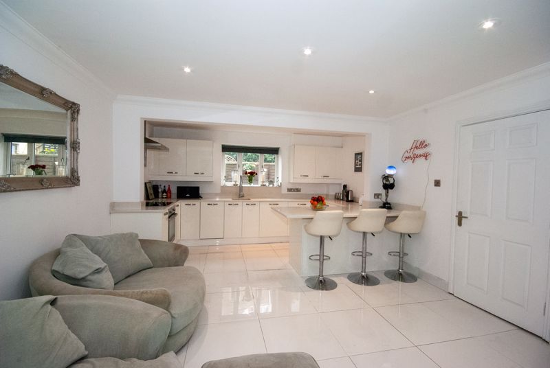 Lounge/Kitchen