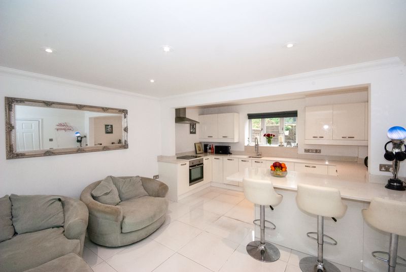 Lounge Kitchen