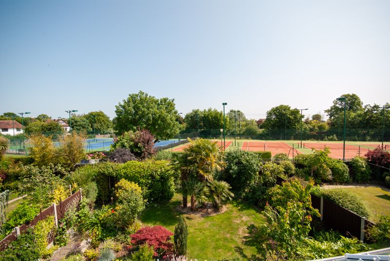 Garden to Tennis Courts
